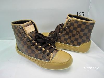 Louis Vuitton 9